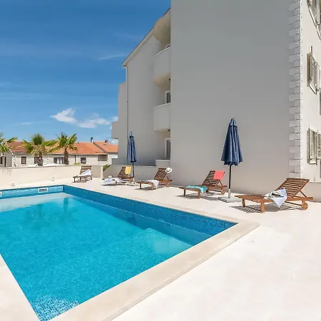 Apartment Villa 2 Pools-1 By Interhome Сутиван